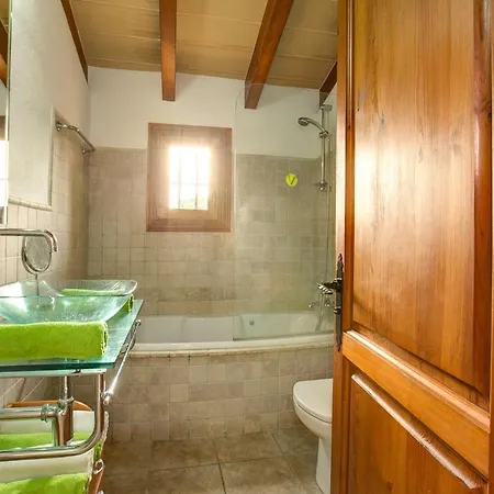Sleeps 4 Pool Air Con Wifi *