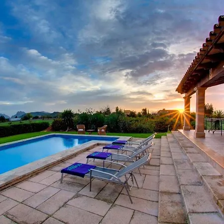Sleeps 4 Pool Air Con Wifi