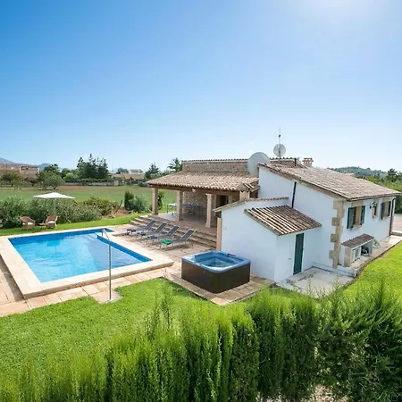 Sleeps 4 Pool Air Con Wifi