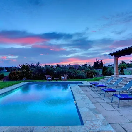 Βίλα Sleeps 4 Pool Air Con Wifi