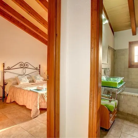 Sleeps 4 Pool Air Con Wifi *